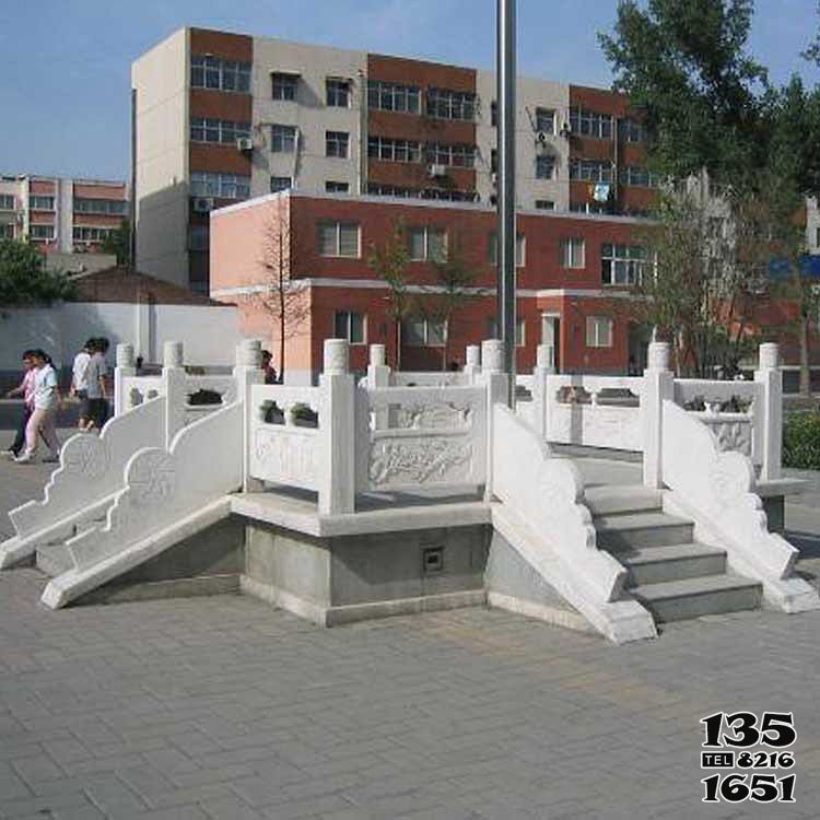 旗臺雕塑-漢白玉學校升旗臺雕塑 旗臺雕塑-漢白玉學校升旗臺雕塑高清圖片