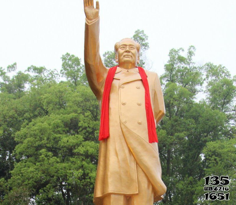 毛澤東雕塑-景區銅雕鎏金揮手的毛澤東雕塑 毛澤東雕塑-景區銅雕鎏金揮手的毛澤東雕塑高清圖片