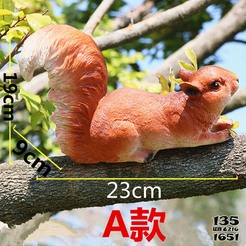 松鼠雕塑-景區中一只樹上休息的樹脂松鼠雕塑 松鼠雕塑-景區中一只樹上休息的樹脂松鼠雕塑高清圖片