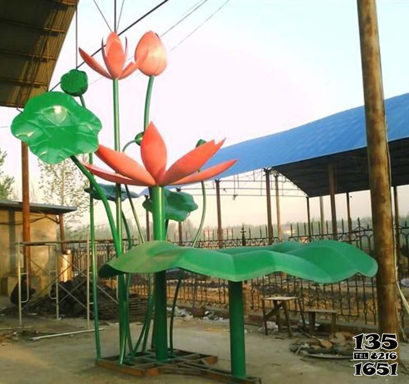 荷花雕塑-公園玻璃鋼彩繪荷花雕塑 荷花雕塑-公園玻璃鋼彩繪荷花雕塑高清圖片
