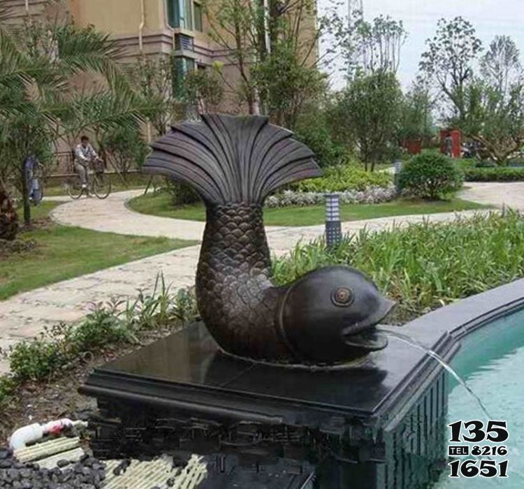 噴水雕塑-公園里擺放的翹尾巴玻璃鋼噴漆噴水雕塑 噴水雕塑-公園里擺放的翹尾巴玻璃鋼噴漆噴水雕塑高清圖片