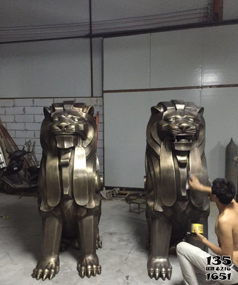 獅子雕塑-戶外景區(qū)創(chuàng)意不銹鋼獅子雕塑 獅子雕塑-戶外景區(qū)創(chuàng)意不銹鋼獅子雕塑