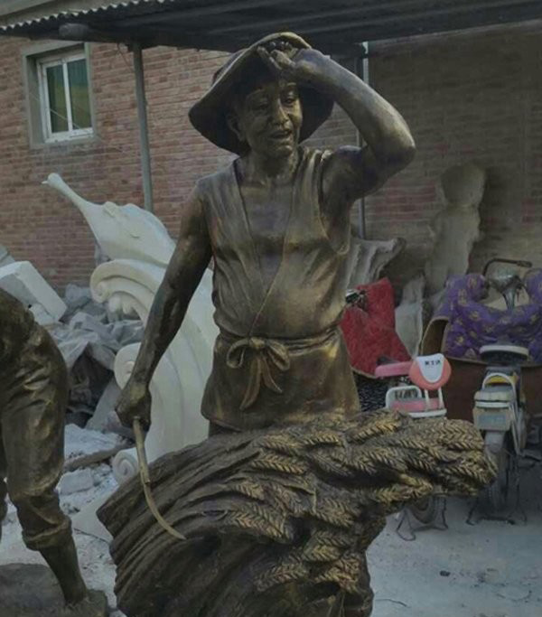 玻璃鋼仿銅農耕人物雕塑-收割麥子的人物雕塑 玻璃鋼仿銅農耕人物 玻璃鋼仿銅農耕人物雕塑-收割麥子的人物雕塑 玻璃鋼仿銅農耕人物高清圖片