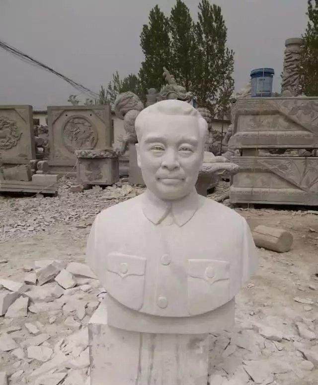 周恩來頭像石雕-校園偉人周恩來頭像石雕 周恩來頭像石雕-校園偉人周恩來頭像石雕高清圖片