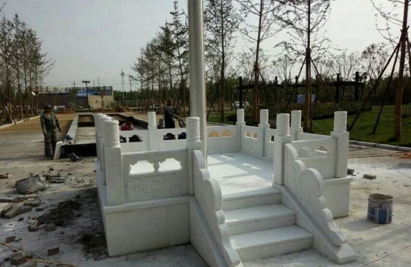 漢白玉國旗臺石雕-校園升旗臺石雕 漢白玉國旗臺石雕-校園升旗臺石雕高清圖片