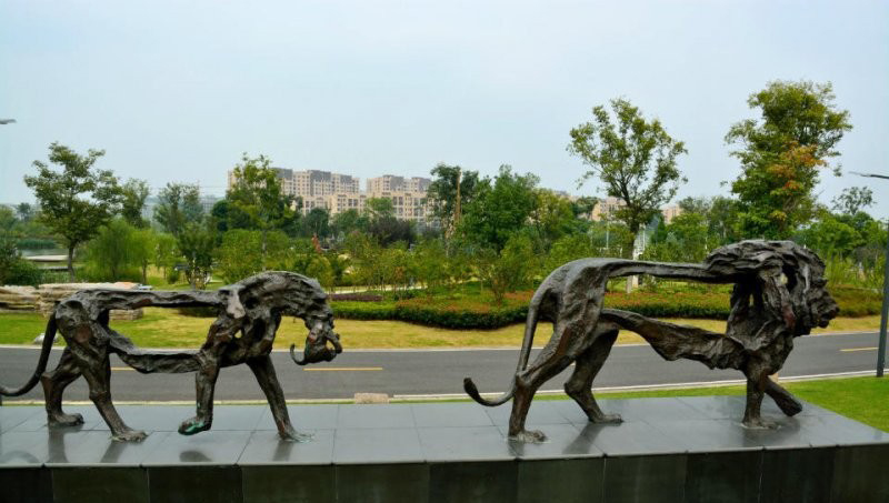 公園動(dòng)物抽象獅子銅雕-公園動(dòng)物抽象獅子銅雕