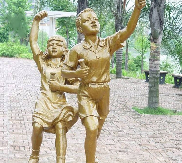 鑄銅童趣放風箏的兒童-銅雕公園放風箏的兒童 鑄銅童趣放風箏的兒童-銅雕公園放風箏的兒童高清圖片
