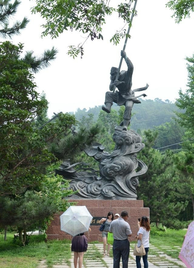 青銅孫悟空三打白骨精-孫悟空三打白骨精銅雕 青銅孫悟空三打白骨精-孫悟空三打白骨精銅雕高清圖片