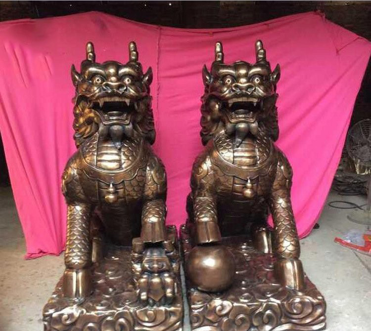 踩球麒麟銅雕-企業(yè)商場(chǎng)踩球麒麟銅雕 踩球麒麟銅雕-企業(yè)商場(chǎng)踩球麒麟銅雕高清圖片