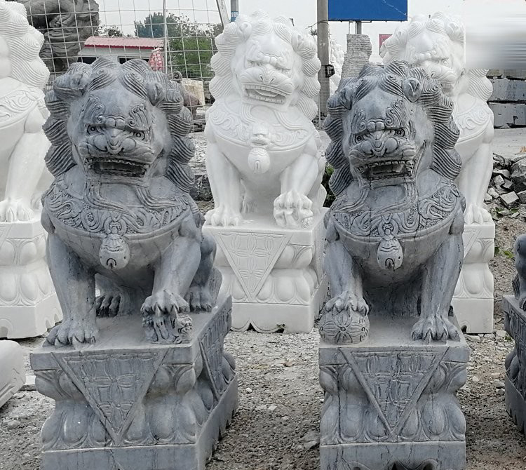 仿古做舊青石雕刻的獅子-青石獅子雕塑 仿古做舊青石雕刻的獅子-青石獅子雕塑