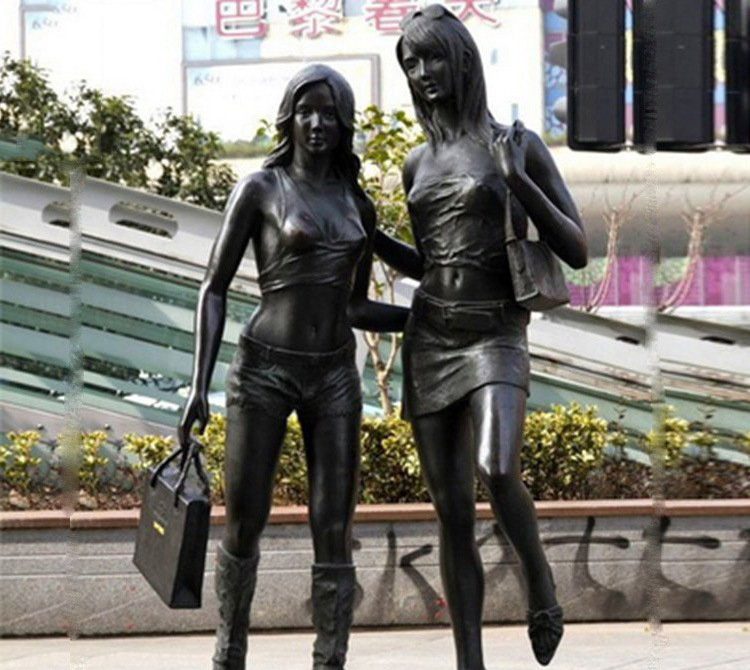 銅雕購物女孩-逛街購物的人物銅雕 銅雕購物女孩-逛街購物的人物銅雕高清圖片