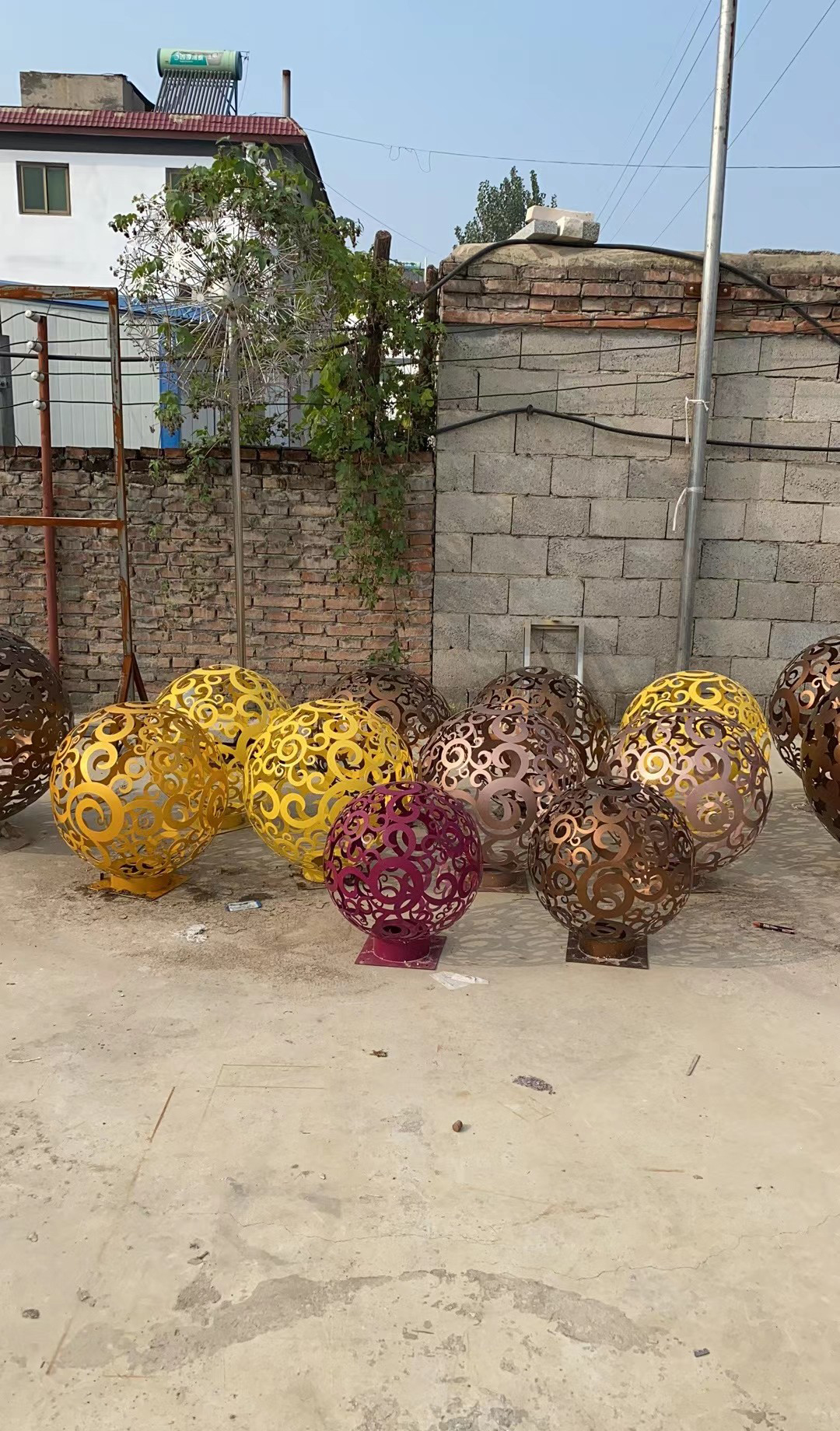 不銹鋼噴漆鏤空球雕塑-不銹鋼噴漆鏤空球雕塑 不銹鋼噴漆鏤空球雕塑-不銹鋼噴漆鏤空球雕塑高清圖片