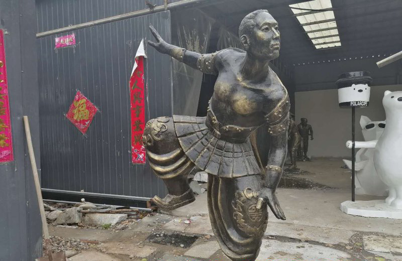 摔跤人物銅雕-摔跤人物銅雕，少數民族摔跤人物銅雕高清圖片