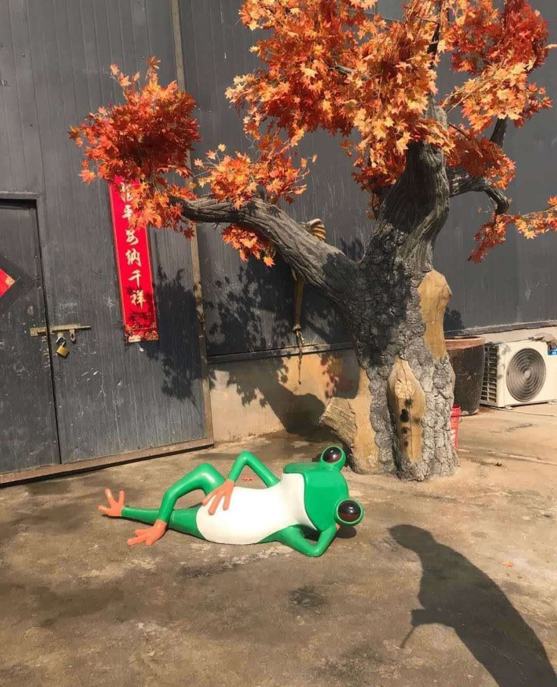玻璃鋼青蛙雕塑-玻璃鋼青蛙雕塑，玻璃鋼卡通青蛙雕塑高清圖片