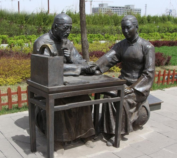 古代診脈的中醫(yī)銅雕-診脈的中醫(yī)銅雕 古代中醫(yī)銅雕 古代診脈的中醫(yī)銅雕-診脈的中醫(yī)銅雕 古代中醫(yī)銅雕高清圖片
