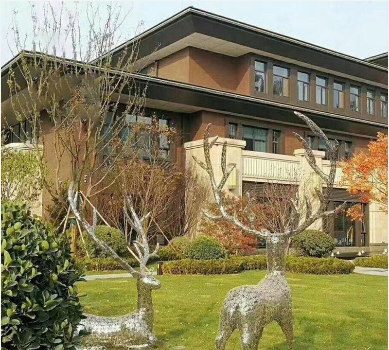 不銹鋼鏤空梅花鹿雕塑-不銹鋼梅花鹿雕塑 鏤空梅花鹿雕塑 不銹鋼鏤空梅花鹿雕塑-不銹鋼梅花鹿雕塑 鏤空梅花鹿雕塑高清圖片
